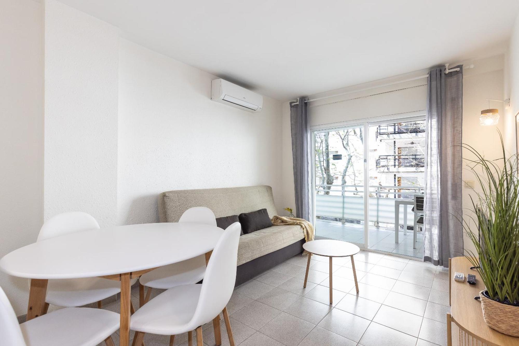 Uhc Apartamento Ruisenores Салоу Екстер'єр фото